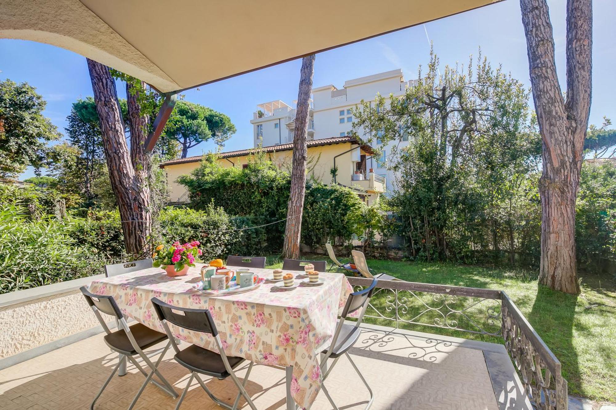 Casa Maddalena Al Mare 600M From Sea - Happy Rentals Марина ди Пиетрасанта Екстериор снимка