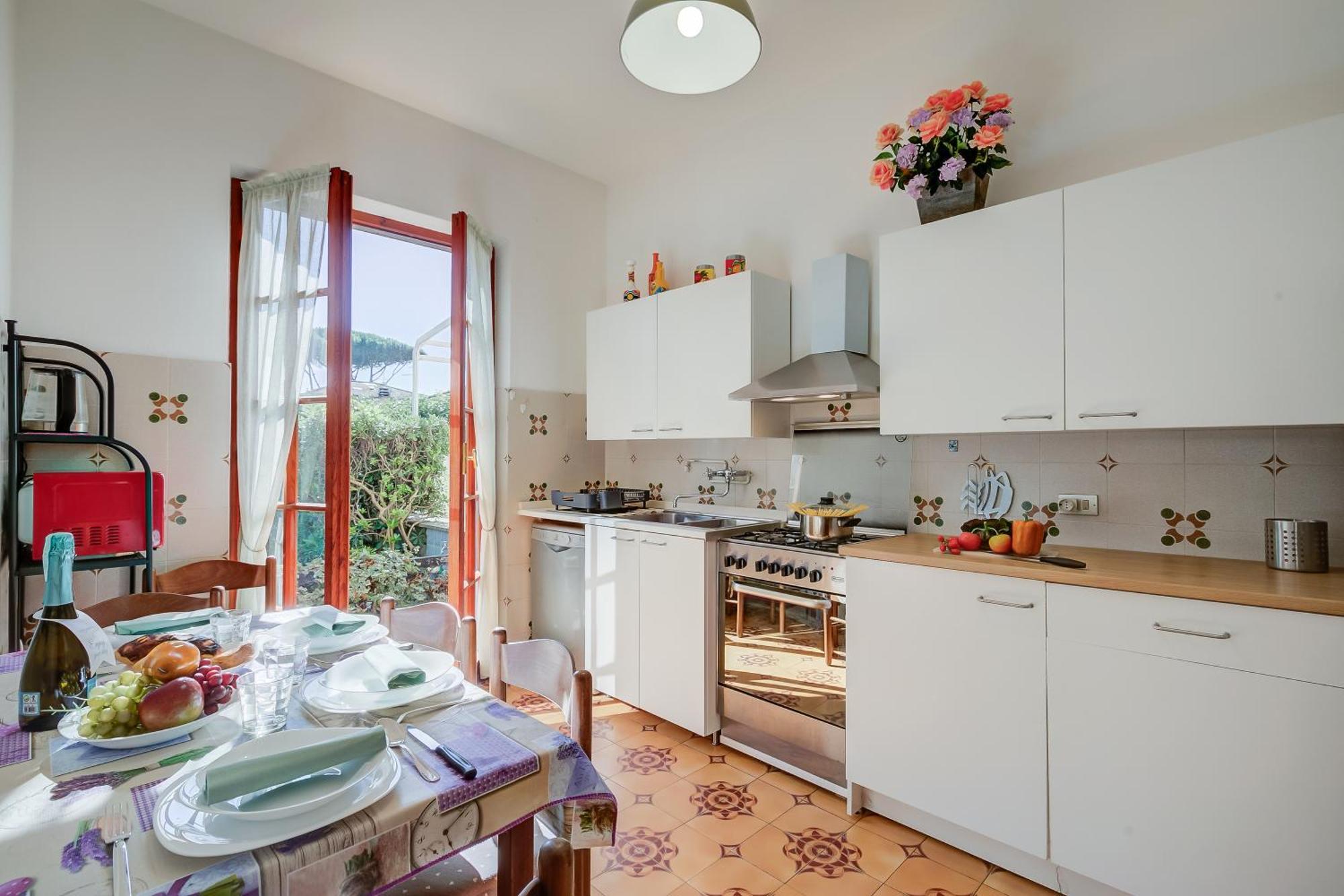 Casa Maddalena Al Mare 600M From Sea - Happy Rentals Марина ди Пиетрасанта Екстериор снимка