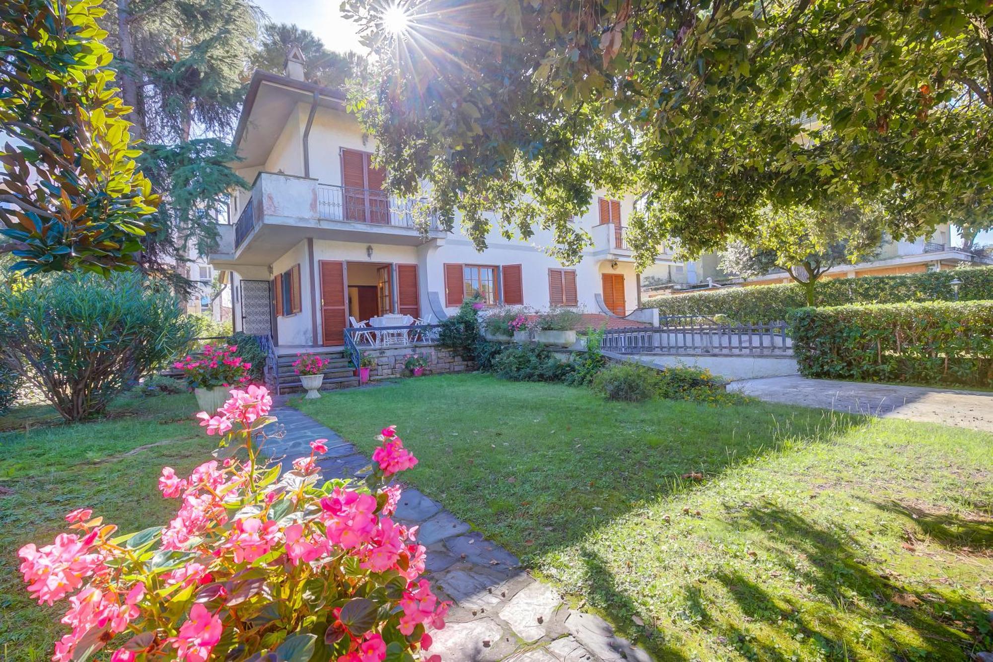 Casa Maddalena Al Mare 600M From Sea - Happy Rentals Марина ди Пиетрасанта Екстериор снимка