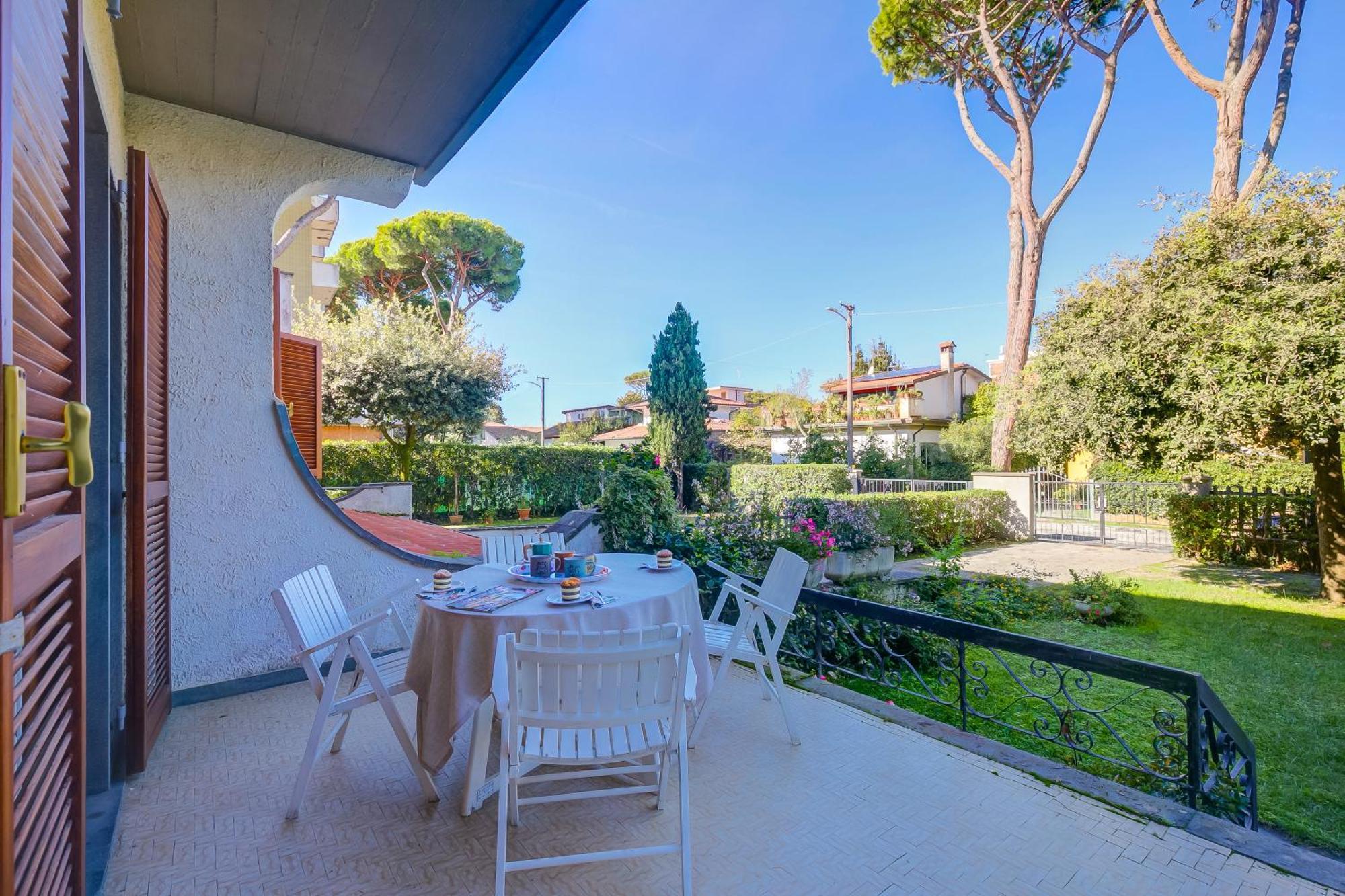 Casa Maddalena Al Mare 600M From Sea - Happy Rentals Марина ди Пиетрасанта Екстериор снимка